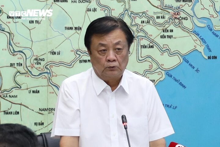 Bộ trưởng NN&PTNT: '10 năm nay chúng ta mới theo dõi một siêu bão cường độ lớn như Yagi'- Ảnh 1.
