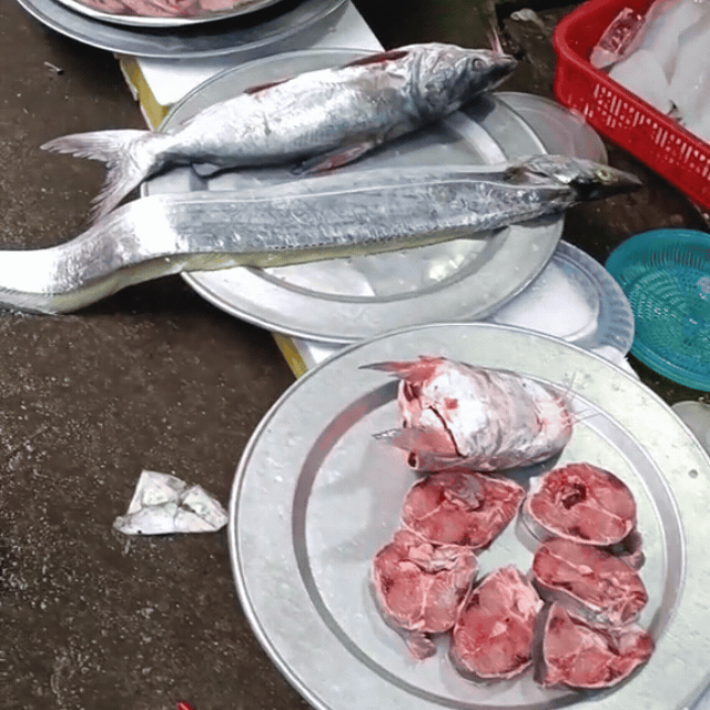 Cầm 500k đi chợ chiều Mân Thái Đà Nẵng: Giá không rẻ nhưng nhiều người đổ xô đến chợ vì lý do bất ngờ- Ảnh 6. Cầm 500k đi chợ chiều Mân Thái Đà Nẵng: Giá không rẻ nhưng nhiều người đổ xô đến chợ vì lý do bất ngờ- Ảnh 6.