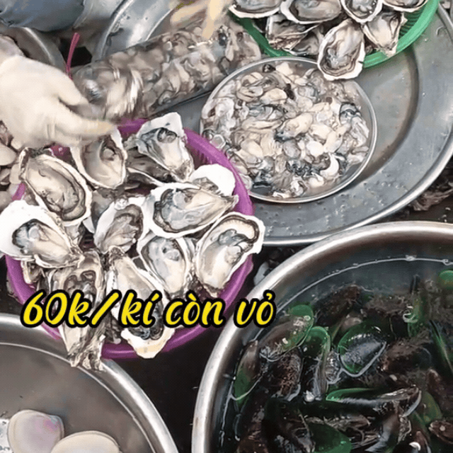 Cầm 500k đi chợ chiều Mân Thái Đà Nẵng: Giá không rẻ nhưng nhiều người đổ xô đến chợ vì lý do bất ngờ- Ảnh 7. Cầm 500k đi chợ chiều Mân Thái Đà Nẵng: Giá không rẻ nhưng nhiều người đổ xô đến chợ vì lý do bất ngờ- Ảnh 7.