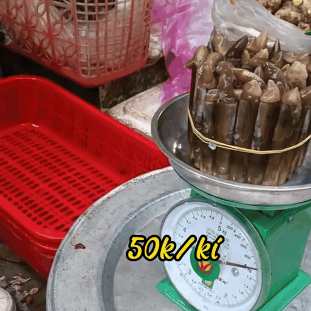 Cầm 500k đi chợ chiều Mân Thái Đà Nẵng: Giá không rẻ nhưng nhiều người đổ xô đến chợ vì lý do bất ngờ- Ảnh 8. Cầm 500k đi chợ chiều Mân Thái Đà Nẵng: Giá không rẻ nhưng nhiều người đổ xô đến chợ vì lý do bất ngờ- Ảnh 8.