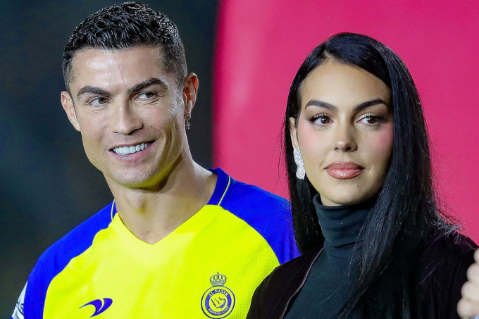 Ronaldo hỏi bạn gái: “Vì sao em lại đẹp đến vậy?”, nhận được câu trả lời tinh tế đến mức phải ngỡ ngàng- Ảnh 2.