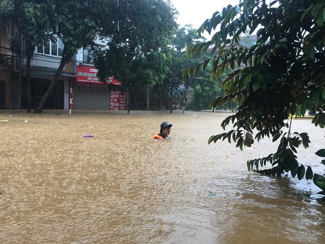 Miền Bắc tiếp tục mưa lớn, yêu cầu thủy điện Hòa Bình, Tuyên Quang xả lũ- Ảnh 2.