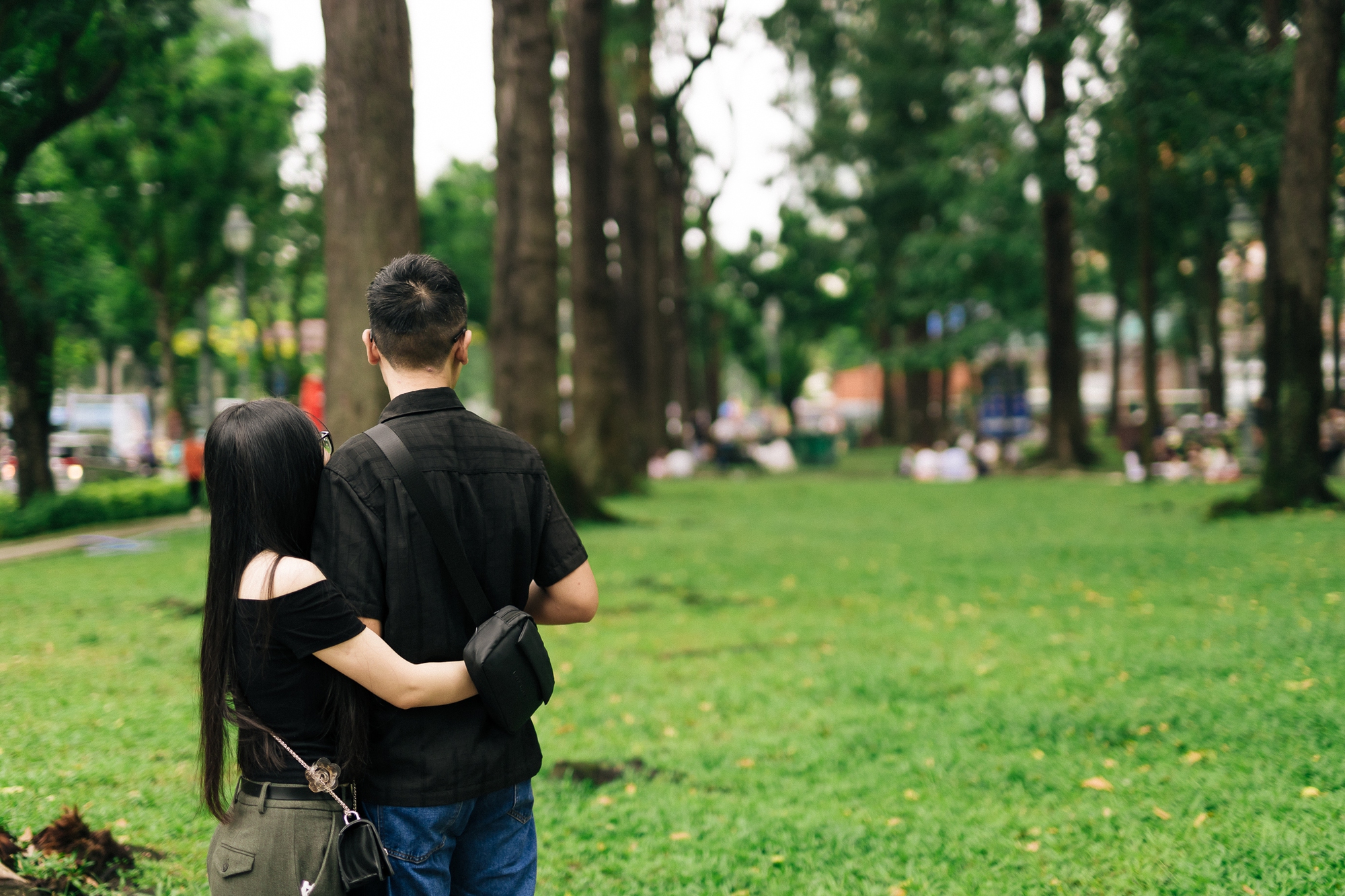 Ngắm TP. HCM ngày đầu năm: Áo dài phủ sắc khắp phố, giới trẻ tưng bừng Ngắm TP. HCM ngày đầu năm: Áo dài phủ sắc khắp phố, giới trẻ tưng bừng