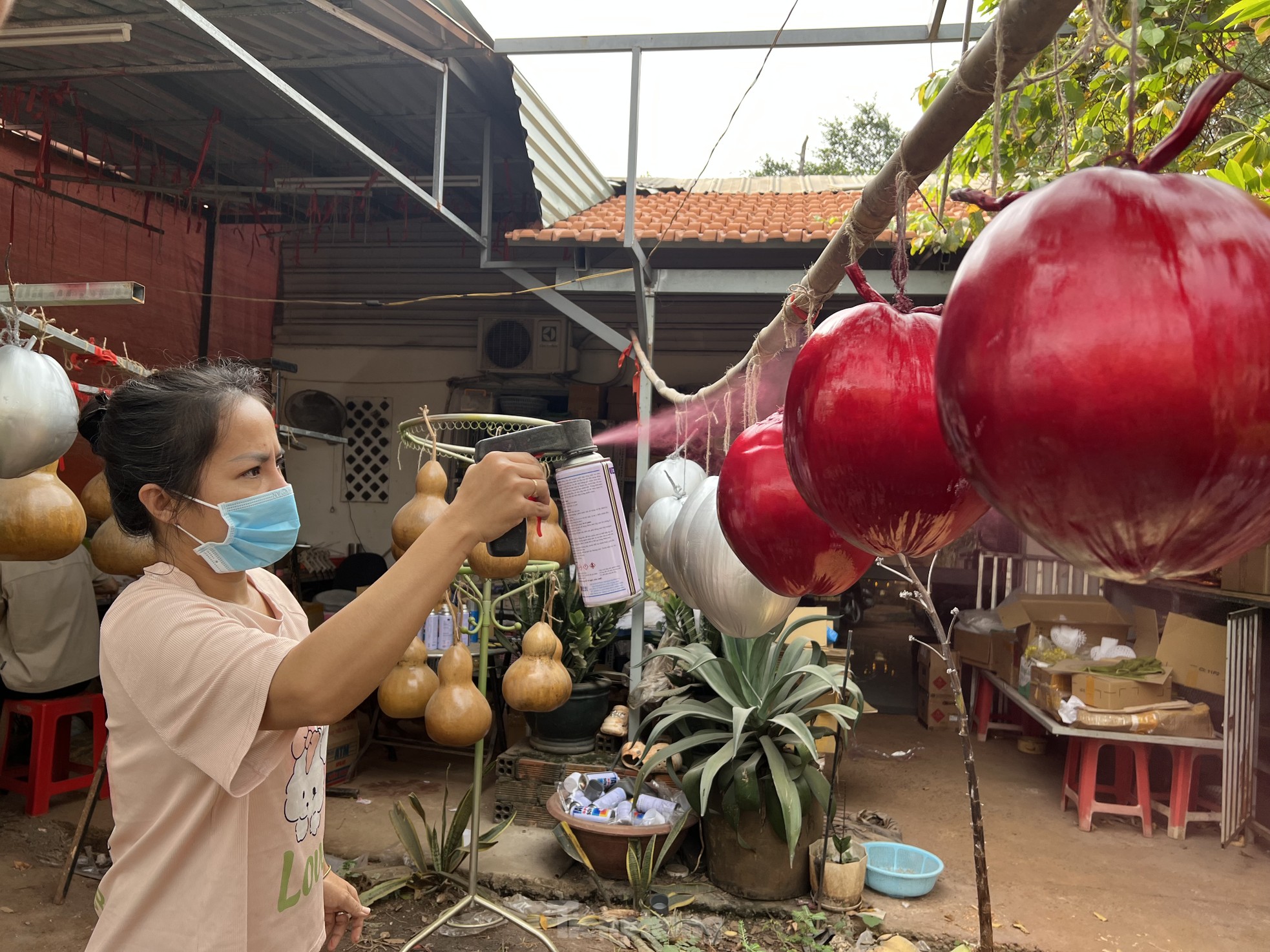 Mặt hàng Tết mà người sản xuất đã dừng nhận đơn hàng cả tháng vì… làm không xuể- Ảnh 4.