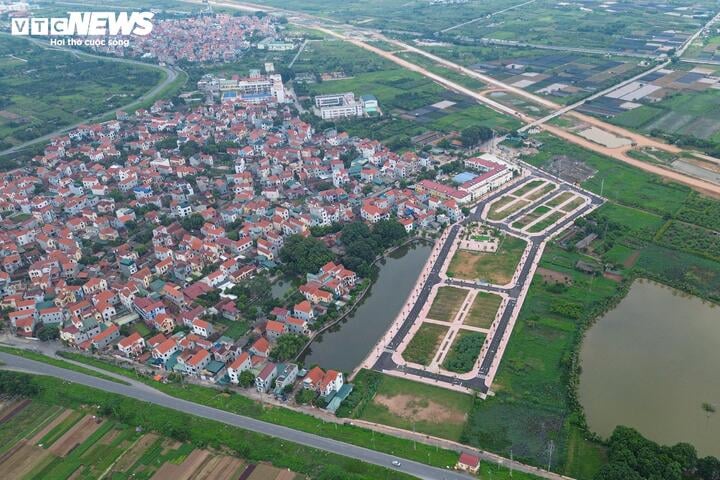 Đất đấu giá Hà Nội bất ngờ hạ nhiệt, nhà đầu tư rơi vào cảnh 'ôm bom'- Ảnh 1.