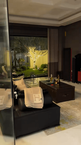 Cảnh tượng bên trong Cảnh tượng bên trong