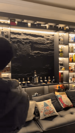 Cảnh tượng bên trong Cảnh tượng bên trong