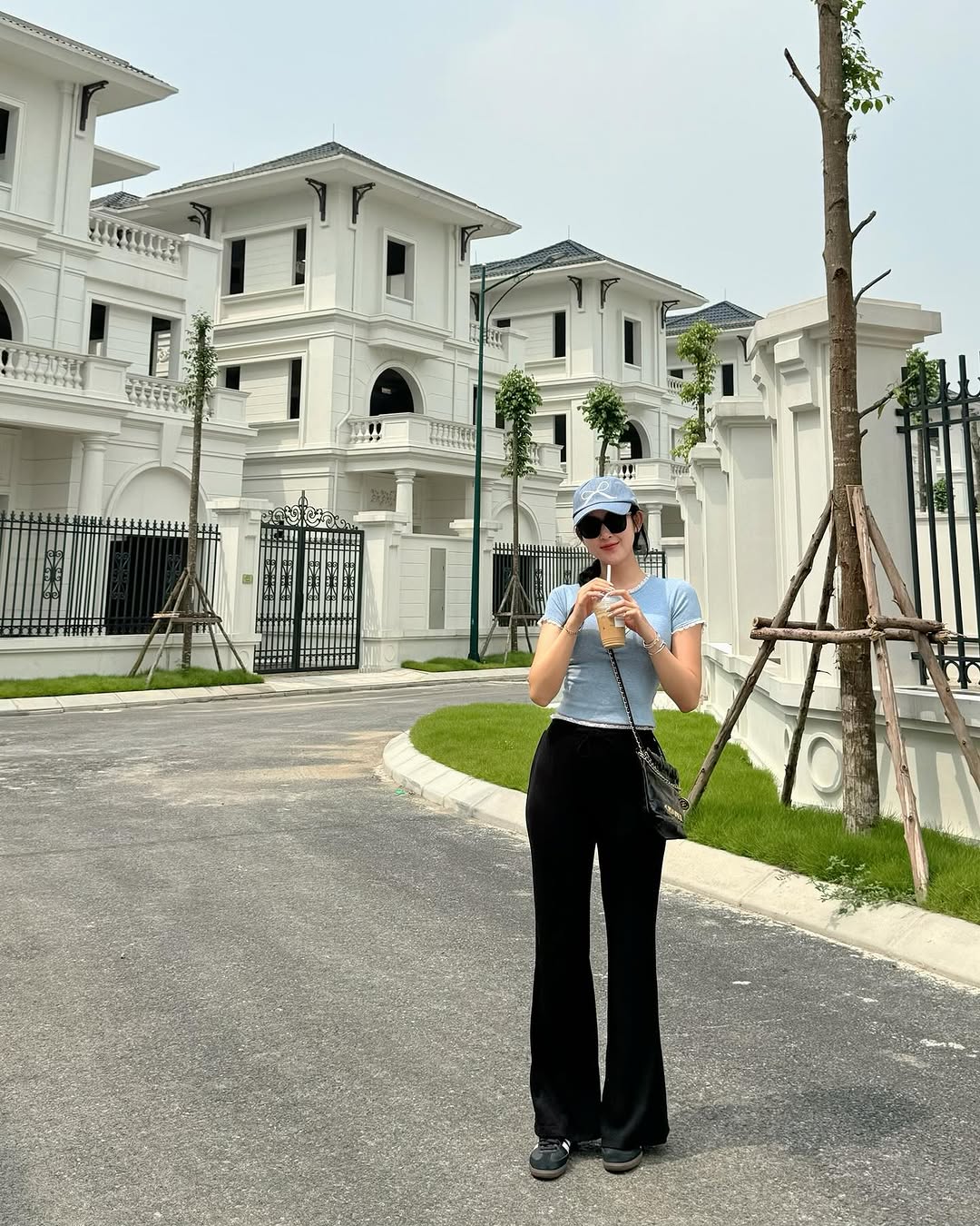 Cảnh tượng bên trong Cảnh tượng bên trong