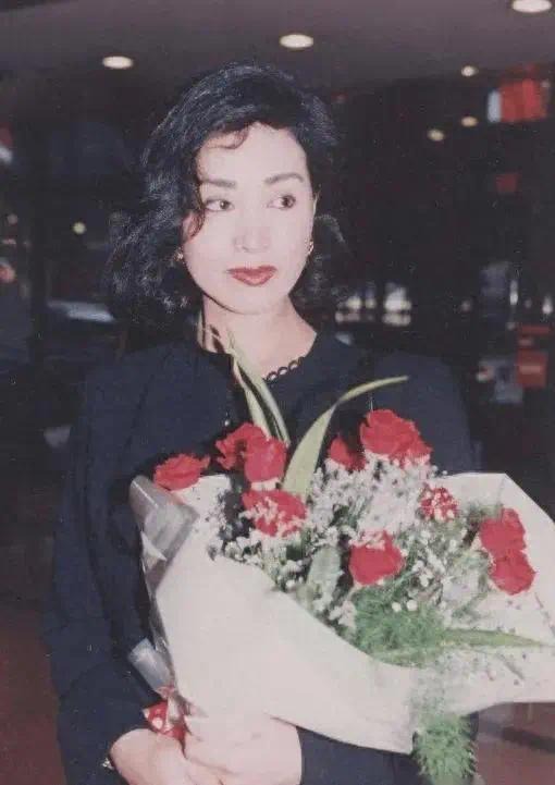 Màn "đổi vận" của mỹ nhân đình đám làm dâu "ông trùm tàu biển": Nhẫn nhịn kiếp chung chồng 43 năm... nhận về cái kết 24.000 tỷ- Ảnh 4.