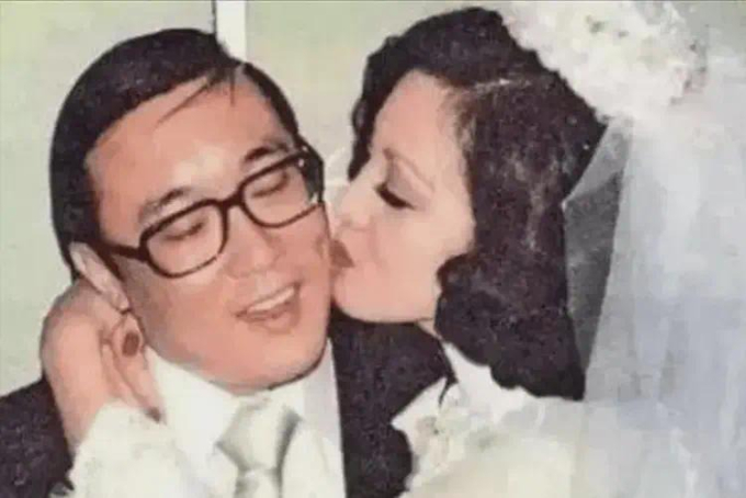 Màn "đổi vận" của mỹ nhân đình đám làm dâu "ông trùm tàu biển": Nhẫn nhịn kiếp chung chồng 43 năm... nhận về cái kết 24.000 tỷ- Ảnh 3.