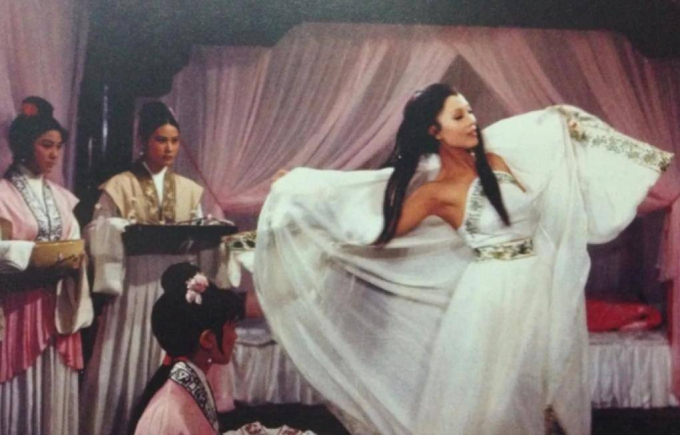 Màn "đổi vận" của mỹ nhân đình đám làm dâu "ông trùm tàu biển": Nhẫn nhịn kiếp chung chồng 43 năm... nhận về cái kết 24.000 tỷ- Ảnh 1.