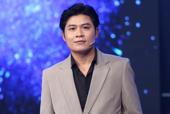 Nhạc sĩ Việt nổi tiếng đi họp phụ huynh cho 2 con: Lời nhận xét 