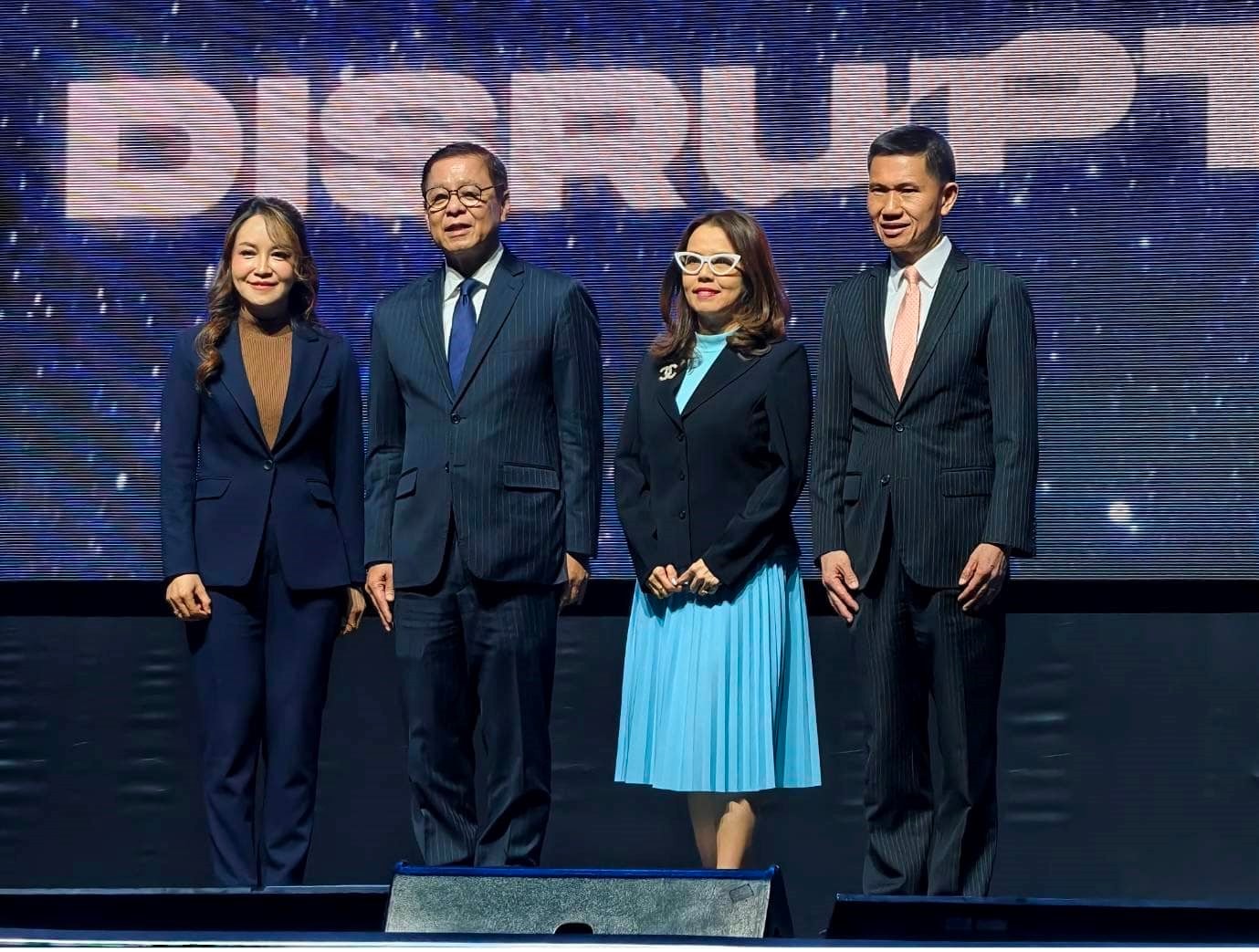 Việt Nam có một thứ vượt trội, PGS ĐH top đầu Thái Lan: "Đây là thực tế đau lòng mà người Thái phải đối mặt"- Ảnh 3.