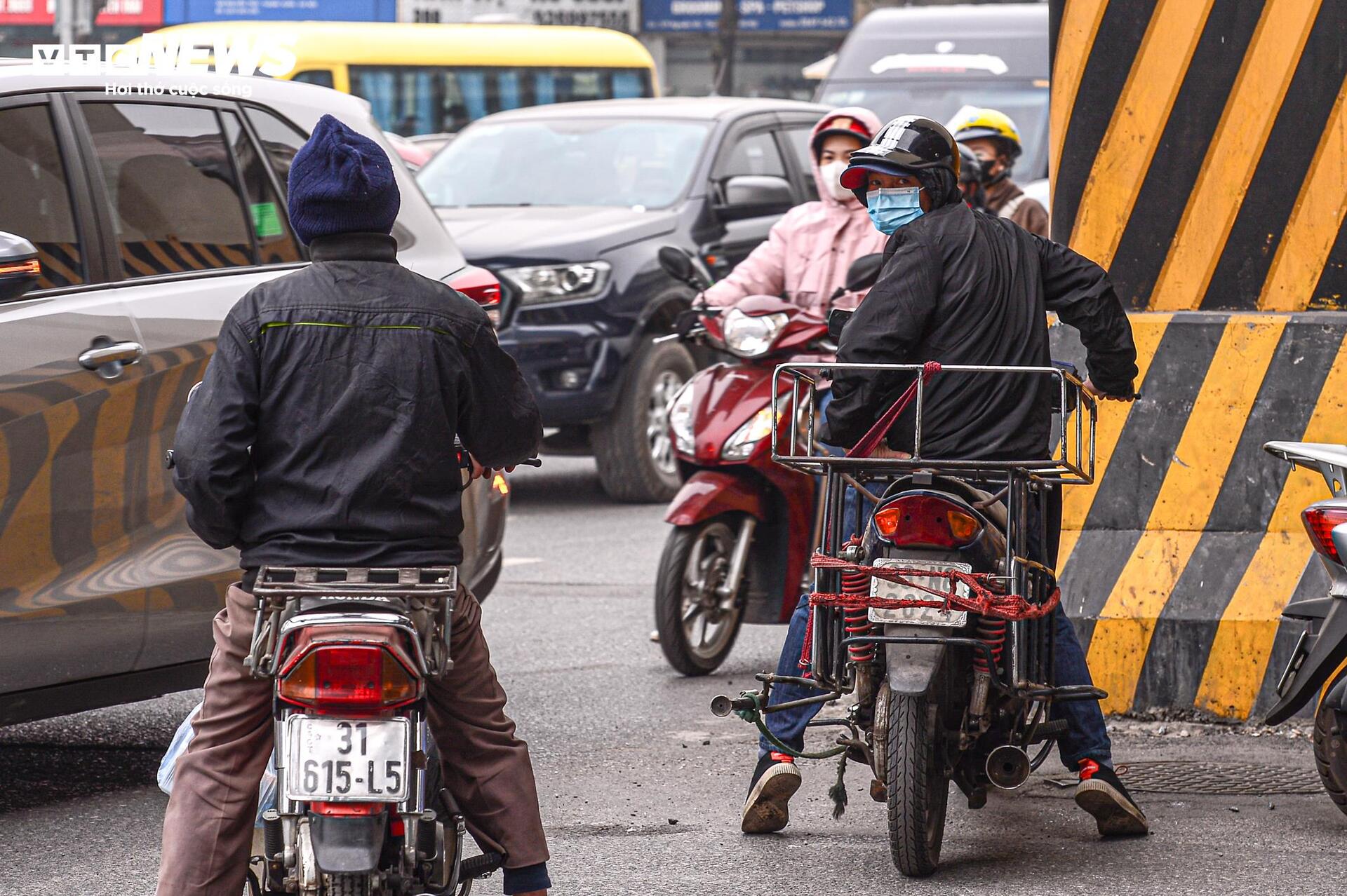 Điều chỉnh lại 'điểm đen' Nguyễn Xiển: Dân nhầm đường, chật vật đi ngược chiều- Ảnh 10.