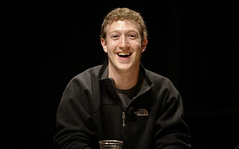 Năm 2024 ‘ngọt ngào’ của Mark Zuckerberg: Giàu hơn 84 tỷ USD, lợi nhuận Meta vượt kỳ vọng mọi quý, canh bạc WhatsApp đem về trái ngọt- Ảnh 1.