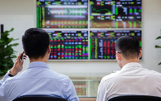 Một quy định quan trọng chính thức có hiệu lực từ năm 2025: Những động thái đầu tiên của loạt “ông lớn” trên HoSE- Ảnh 1.