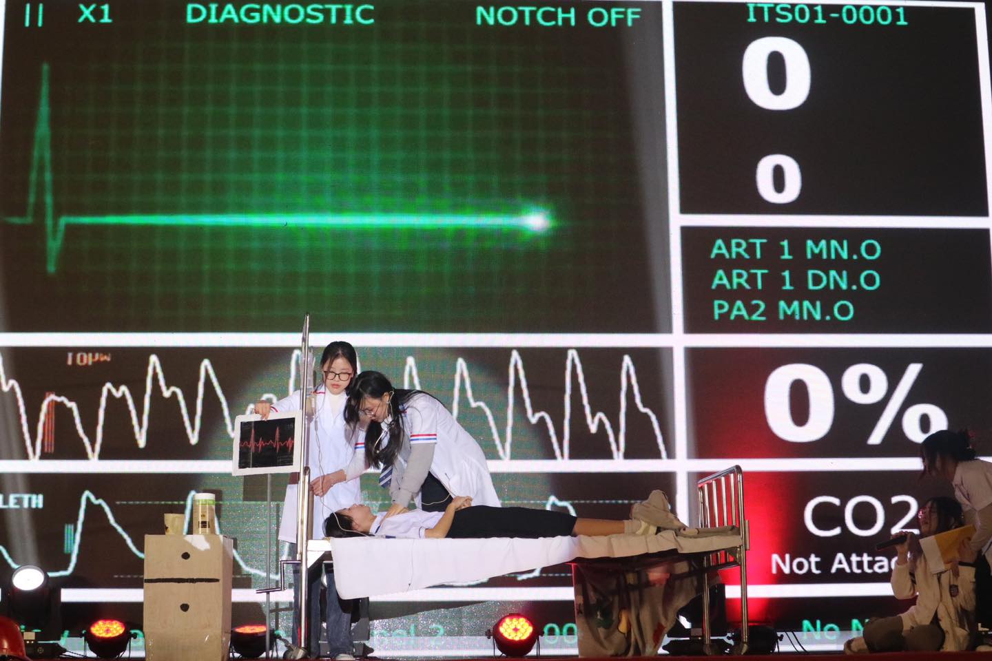 Không phải Ams, đây mới là trường nhiều thủ khoa học sinh giỏi quốc gia nhất cả nước: Học sinh đi học được phát 'lương', giáo viên được cấp chung cư- Ảnh 8.