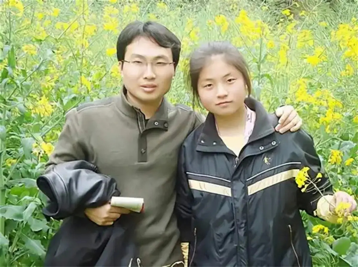 Mẹ bỏ đi, bố bị tâm thần bỗng một ngày đưa về nhà đứa em "nhặt được", người con trai rơi vào khó xử - Cú ngoặt thế kỷ xảy ra!- Ảnh 7. Mẹ bỏ đi, bố bị tâm thần bỗng một ngày đưa về nhà đứa em "nhặt được", người con trai rơi vào khó xử - Cú ngoặt thế kỷ xảy ra!- Ảnh 7.