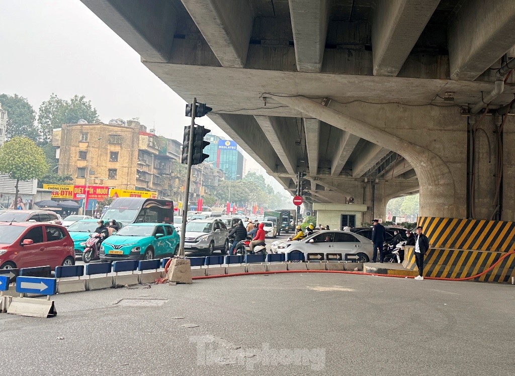 Ùn tắc tại nút Thanh Xuân: Lãnh đạo Sở GTVT có lúng túng trong giải pháp?- Ảnh 5.