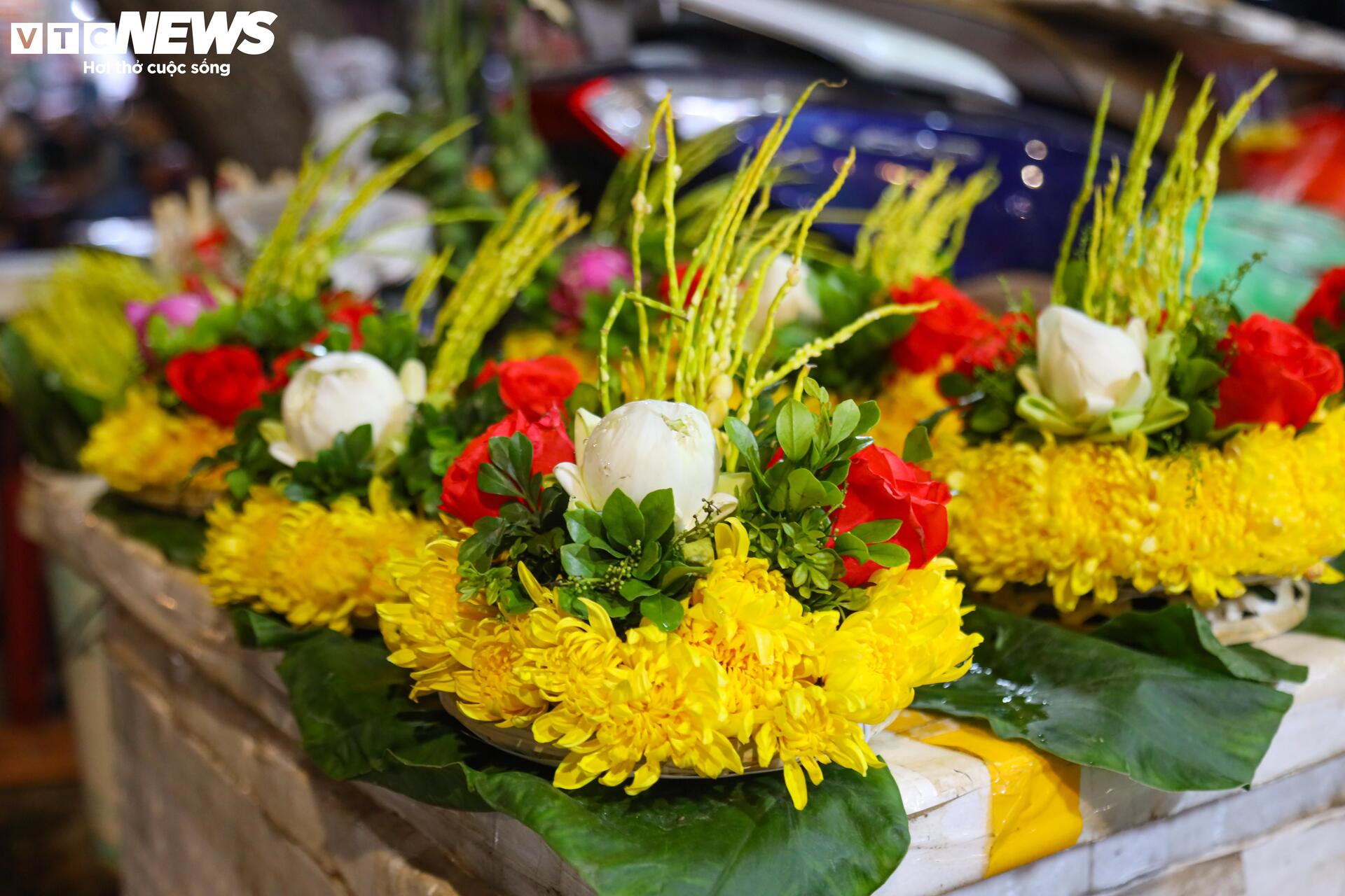 Tiểu thương đánh ô tô ship gà từ mờ sáng, phục vụ khách cúng ông Công, ông Táo- Ảnh 17.