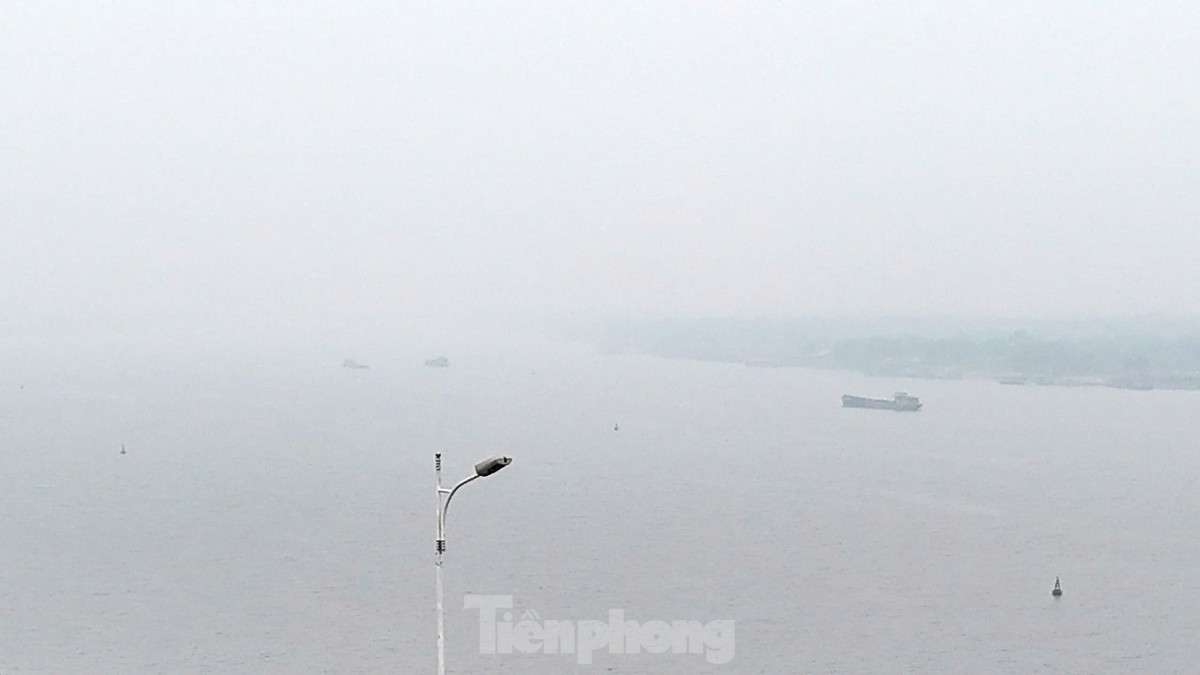 Hà Nội càng về chiều bầu trời càng mù mịt, chất lượng không khí xấu- Ảnh 5.