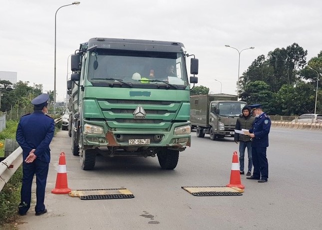 Đẩy mạnh kiểm tra, xử lý vi phạm, lập 160 'chốt' đảm bảo giao thông Tết- Ảnh 2.