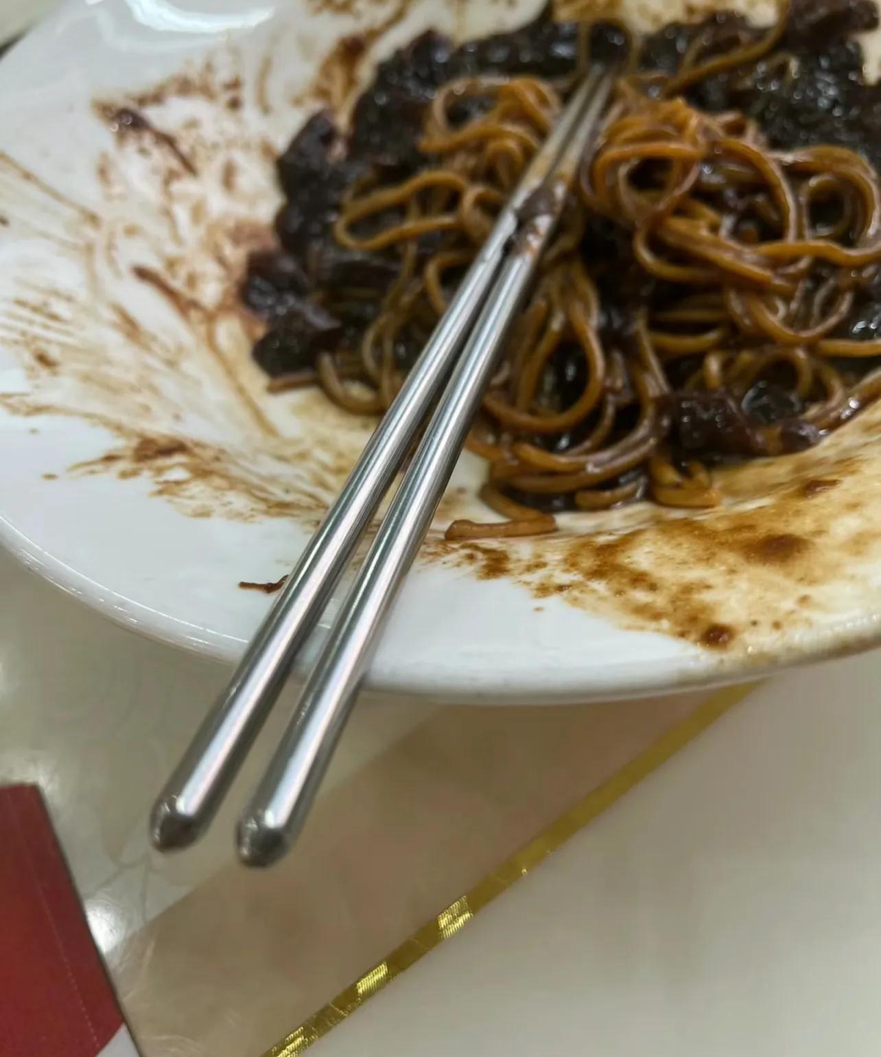 Trước đêm giao thừa, tôi dứt khoát vứt 10 thứ độc hại trong bếp: Càng dùng lâu càng tổn thọ- Ảnh 12. Trước đêm giao thừa, tôi dứt khoát vứt 10 thứ độc hại trong bếp: Càng dùng lâu càng tổn thọ- Ảnh 12.