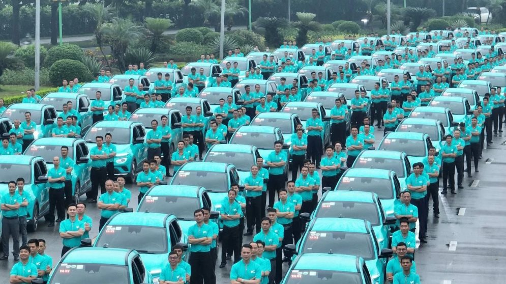 Hãng xe của tỷ phú Phạm Nhật Vượng nhận tin vui, soán ngôi của Grab ở Việt Nam- Ảnh 1.