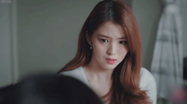 Bố chồng bỏ đi họp lớp để trông cháu, vừa thấy bộ váy con dâu mặc thì lao ra chận cửa: "Điều ông ấy nói quá sức chịu đựng với tôi!"- Ảnh 1.