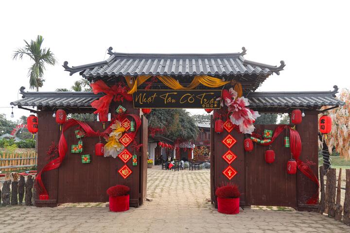 Từ bãi hoang tàn sau siêu bão Yagi, vườn hoa nổi tiếng ở Hà Nội giờ ra sao?- Ảnh 4.