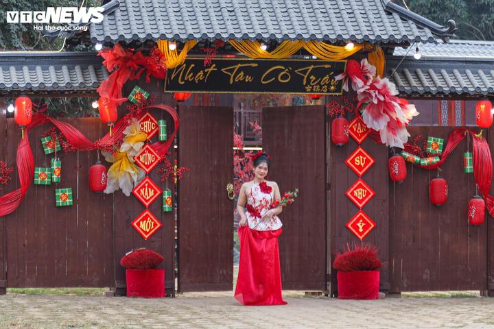 Từ bãi hoang tàn sau siêu bão Yagi, vườn hoa nổi tiếng ở Hà Nội giờ ra sao?- Ảnh 22.