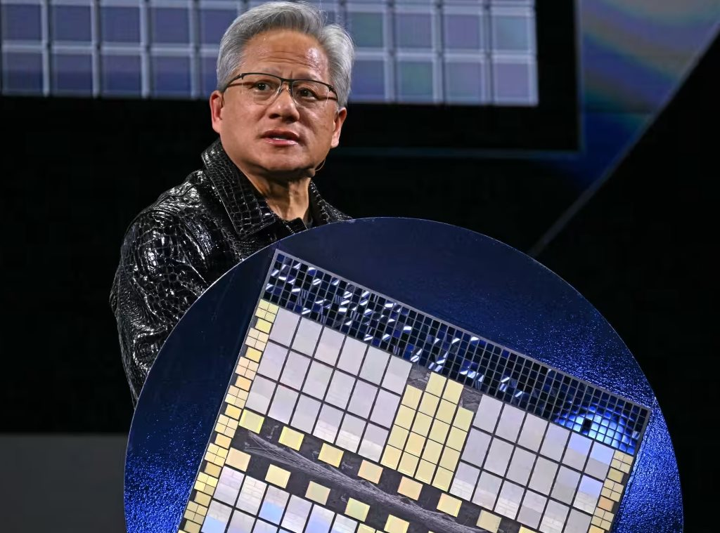 DeepSeek – Cơn sóng thần tới từ Trung Quốc khiến đế chế kinh doanh 3.000 tỷ USD của Nvidia chao đảo, ‘cơn ác mộng’ của Jensen Huang sắp thành hiện thực?- Ảnh 1.