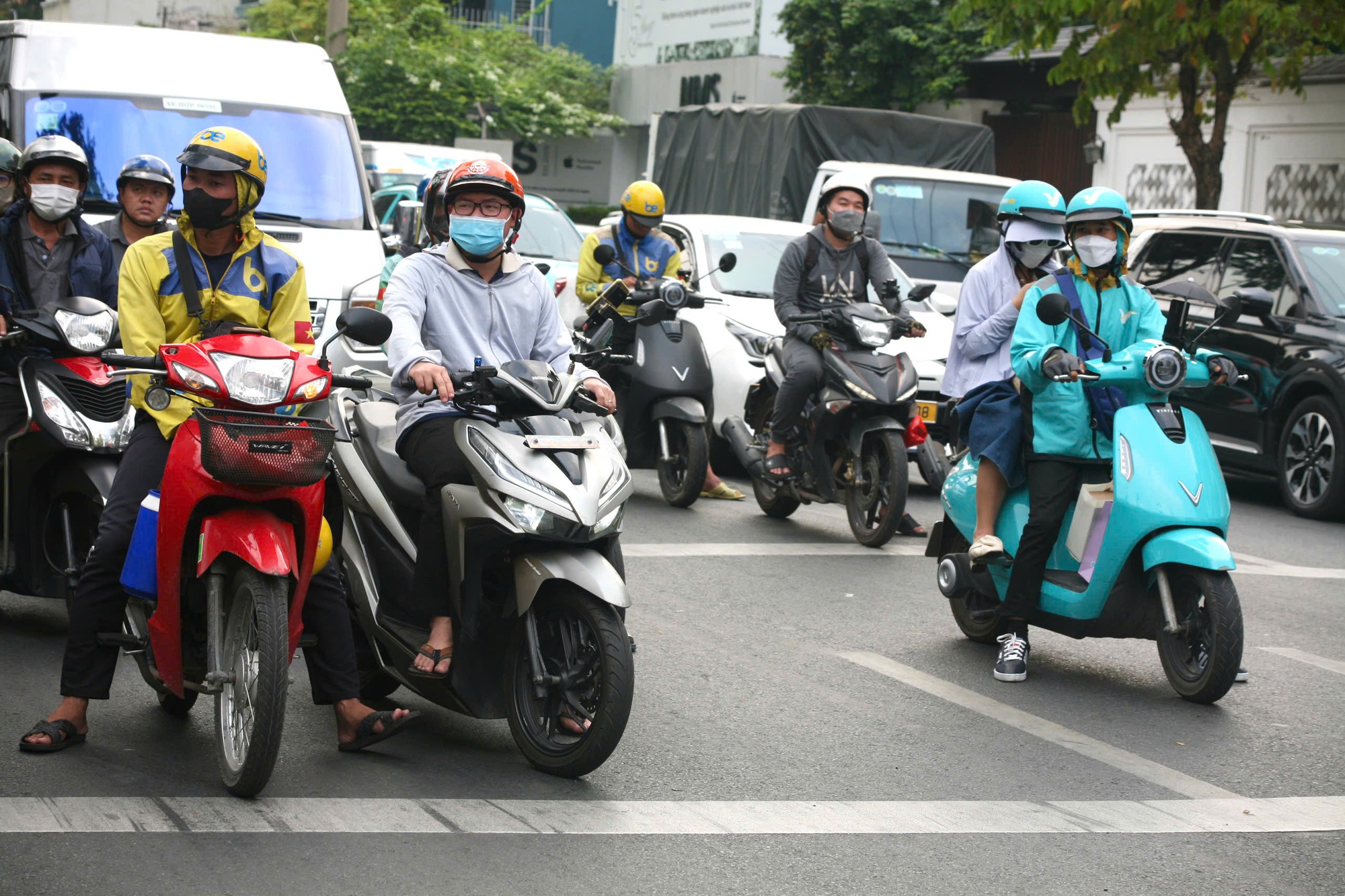 Tăng mức phạt giao thông: Nhiều người ở TP HCM “không tin vào mắt mình”- Ảnh 11.