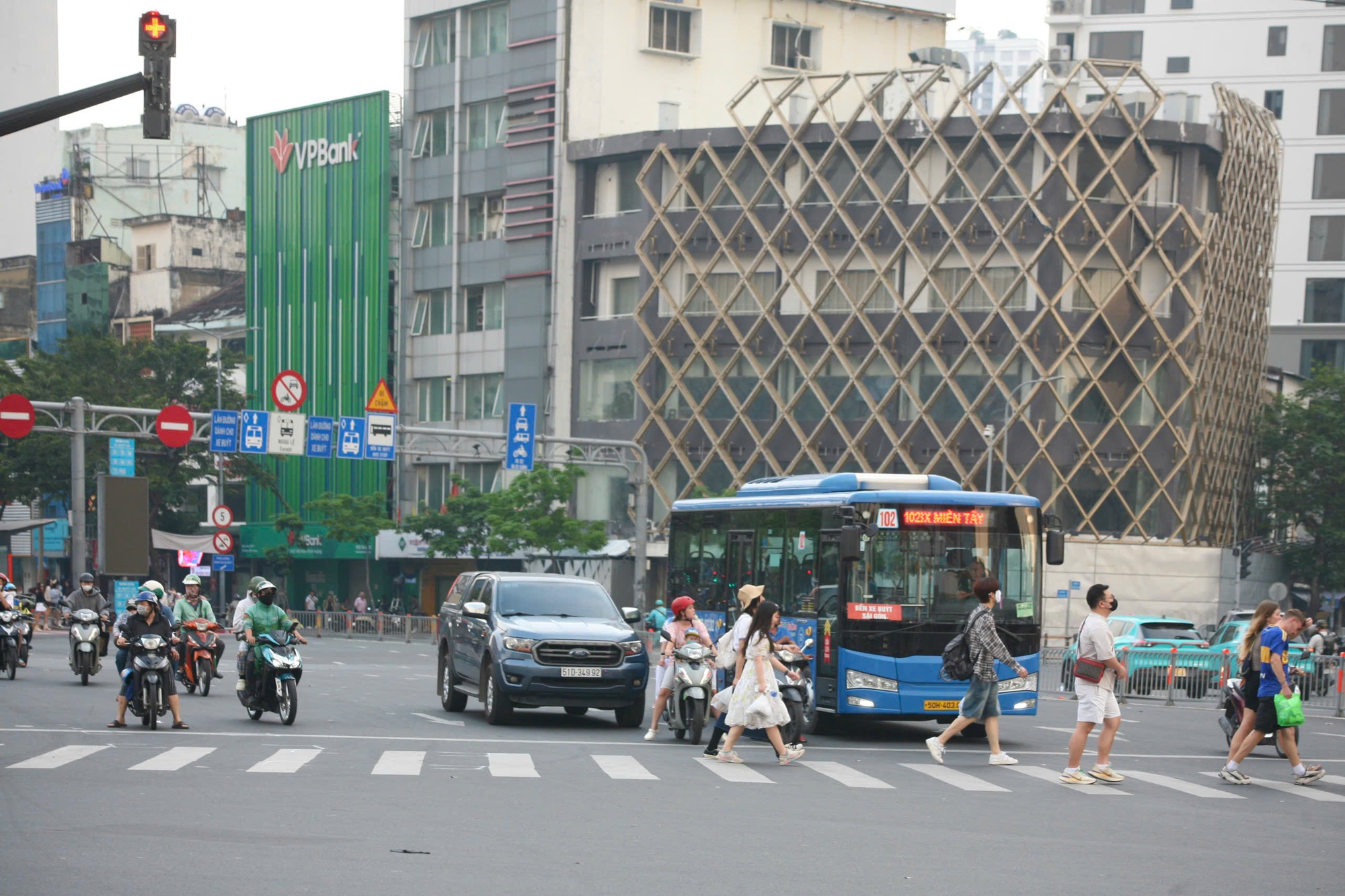 Tăng mức phạt giao thông: Nhiều người ở TP HCM “không tin vào mắt mình”- Ảnh 6.