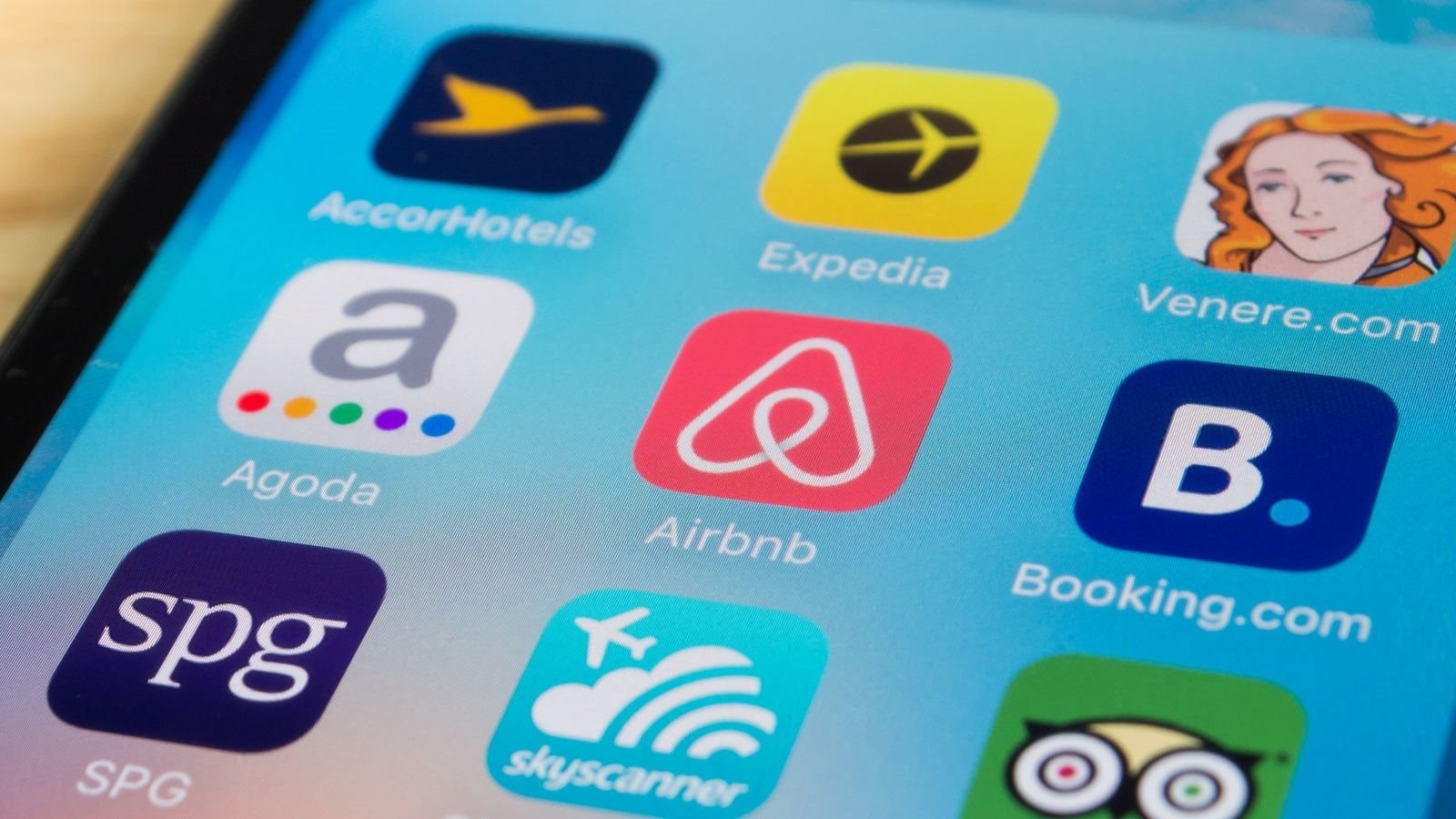 Agoda, AirBnB, Booking và Paypal chưa nộp thuế tại Việt Nam, Tổng cục Thuế đề nghị 100 ngân hàng và trung gian thanh toán nộp thay- Ảnh 1.