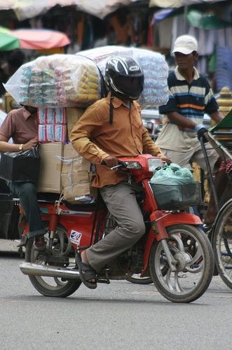 Sau 5 năm làm shipper, chàng trai 33 tuổi trở thành người giàu nhất thôn: Bí mật ẩn giấu sau những đơn hàng