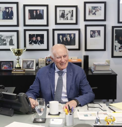 Thói quen giúp huyền thoại ngành thực phẩm toàn cầu trụ vững trên thương trường: 60 năm làm việc luôn đến sớm 15 phút! - Ảnh 3.