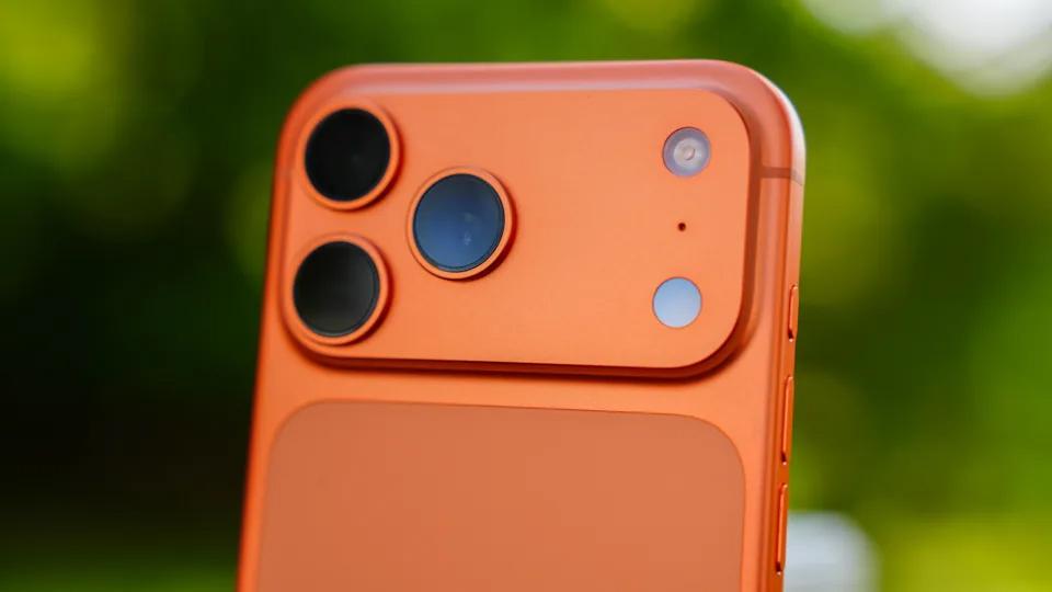 iPhone 17 Pro Max có gì hot? Điểm danh loạt tính năng khiến dân tình đổ gục - Ảnh 2. iPhone 17 Pro Max có gì hot? Điểm danh loạt tính năng khiến dân tình đổ gục - Ảnh 2.