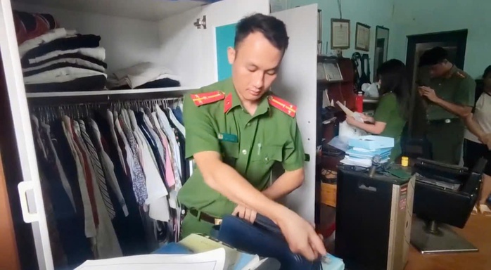 Khám xét khẩn cấp nhà riêng của Facebooker Nguyễn Mạnh Tuân- Ảnh 1.