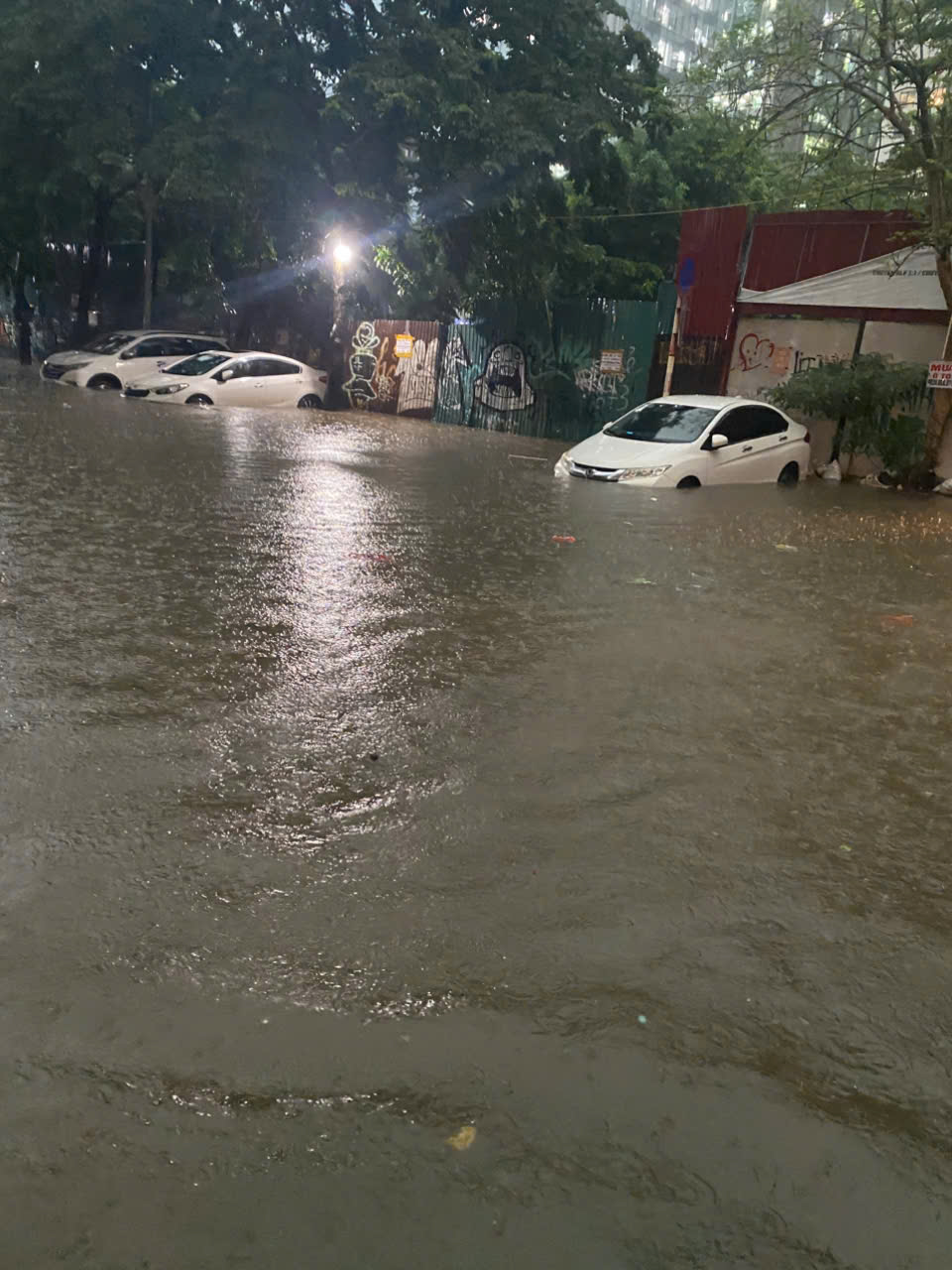 Bảo hiểm xe bị ngập nước: Có được bồi thường xe mới không? - Ảnh 1. Bảo hiểm xe bị ngập nước: Có được bồi thường xe mới không? - Ảnh 1.