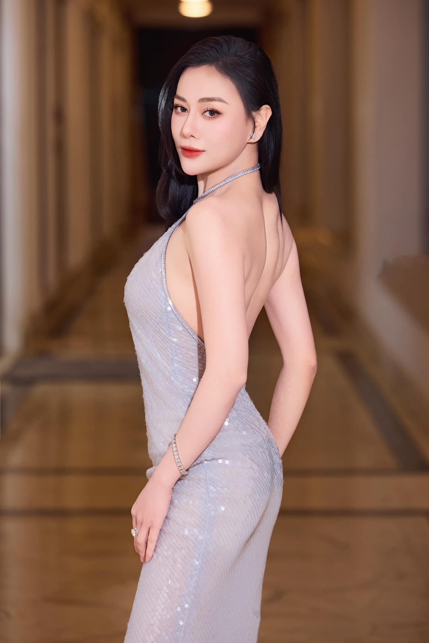 Phương Oanh: "Đại gia không chủ động đi tìm đâu, phụ nữ toàn chủ động thôi" - Ảnh 2. Phương Oanh: "Đại gia không chủ động đi tìm đâu, phụ nữ toàn chủ động thôi" - Ảnh 2.