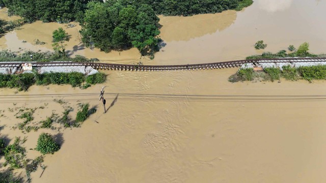Hà Nội lên phương án sơ tán hơn 38.000 người dân vùng bị lũ lụt đe dọa- Ảnh 6.