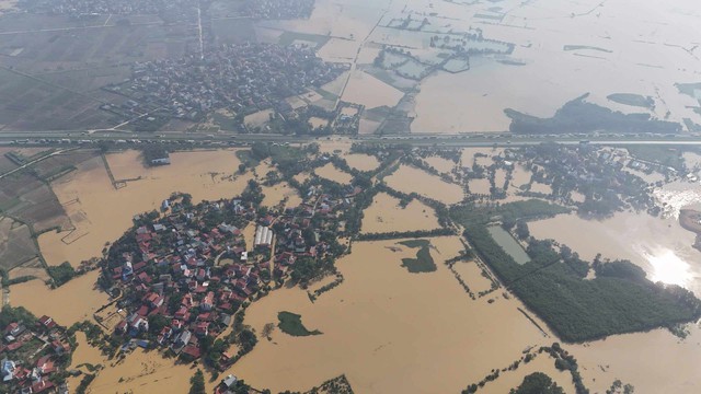 Hà Nội lên phương án sơ tán hơn 38.000 người dân vùng bị lũ lụt đe dọa- Ảnh 4.