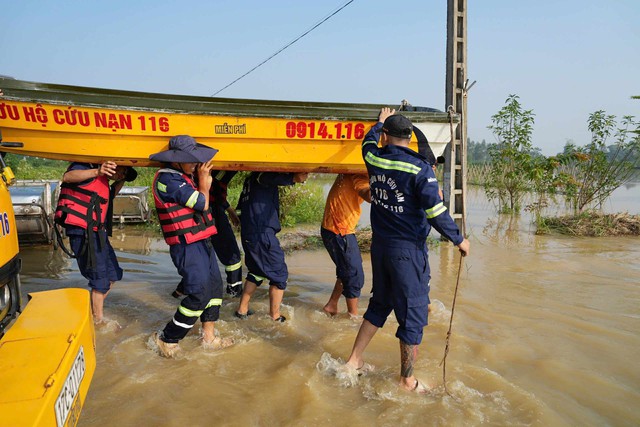 Hà Nội lên phương án sơ tán hơn 38.000 người dân vùng bị lũ lụt đe dọa- Ảnh 8.