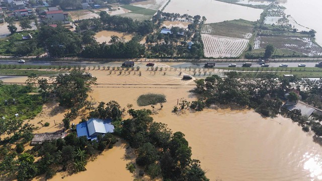 Hà Nội lên phương án sơ tán hơn 38.000 người dân vùng bị lũ lụt đe dọa- Ảnh 5.
