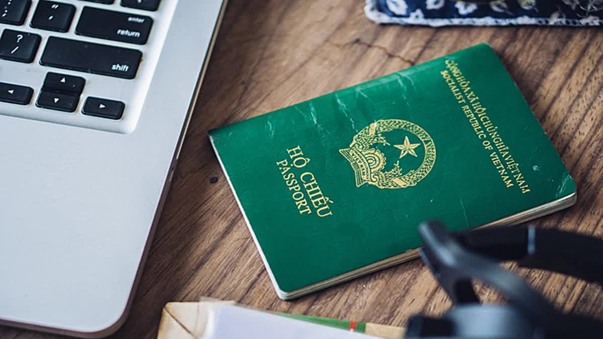 Hộ chiếu có những lỗi này, hành khách có thể bị từ chối lên máy bay: Kiểm tra ngay để không mất tiền oan- Ảnh 2. Hộ chiếu có những lỗi này, hành khách có thể bị từ chối lên máy bay: Kiểm tra ngay để không mất tiền oan- Ảnh 2.