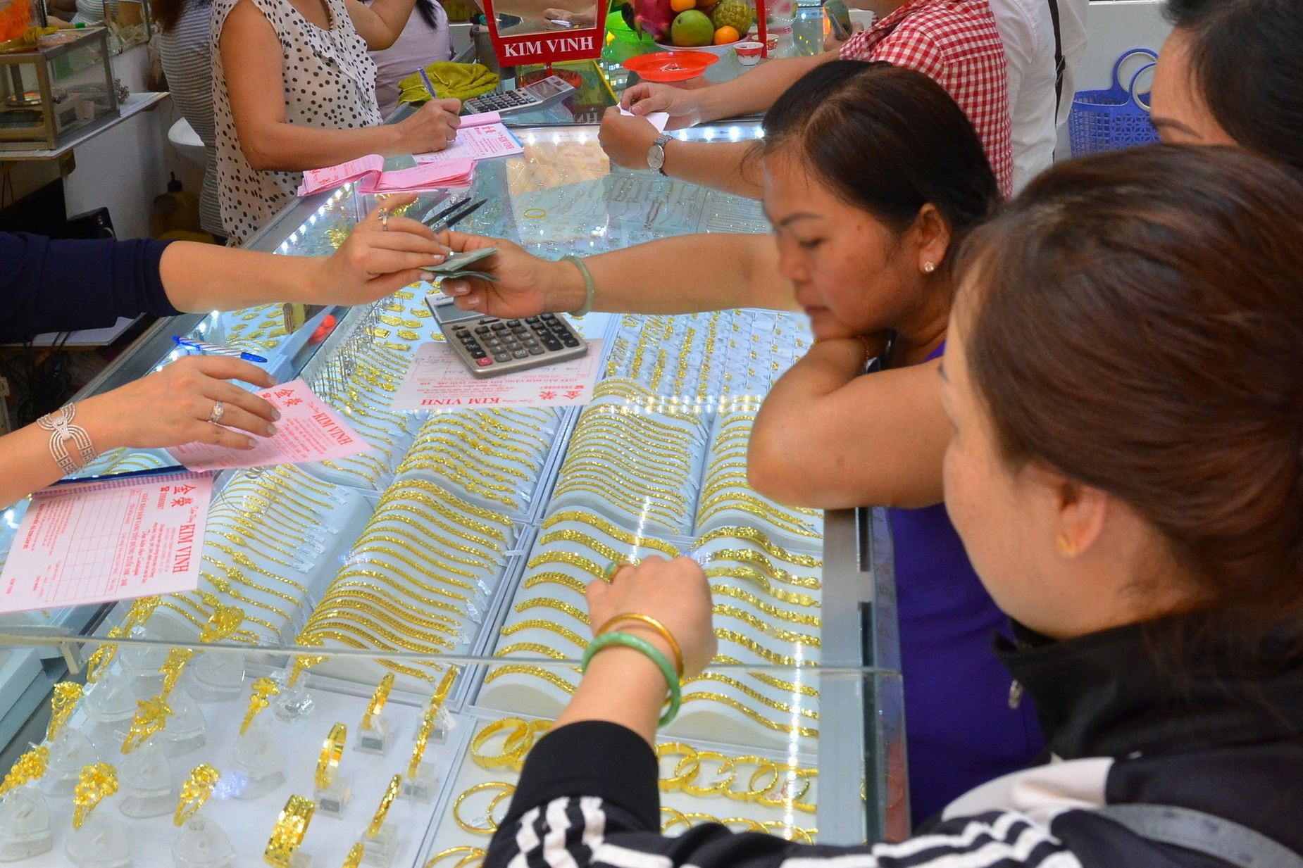 Giá vàng hôm nay, 10-10: Giảm thẳng đứng - Ảnh 1.