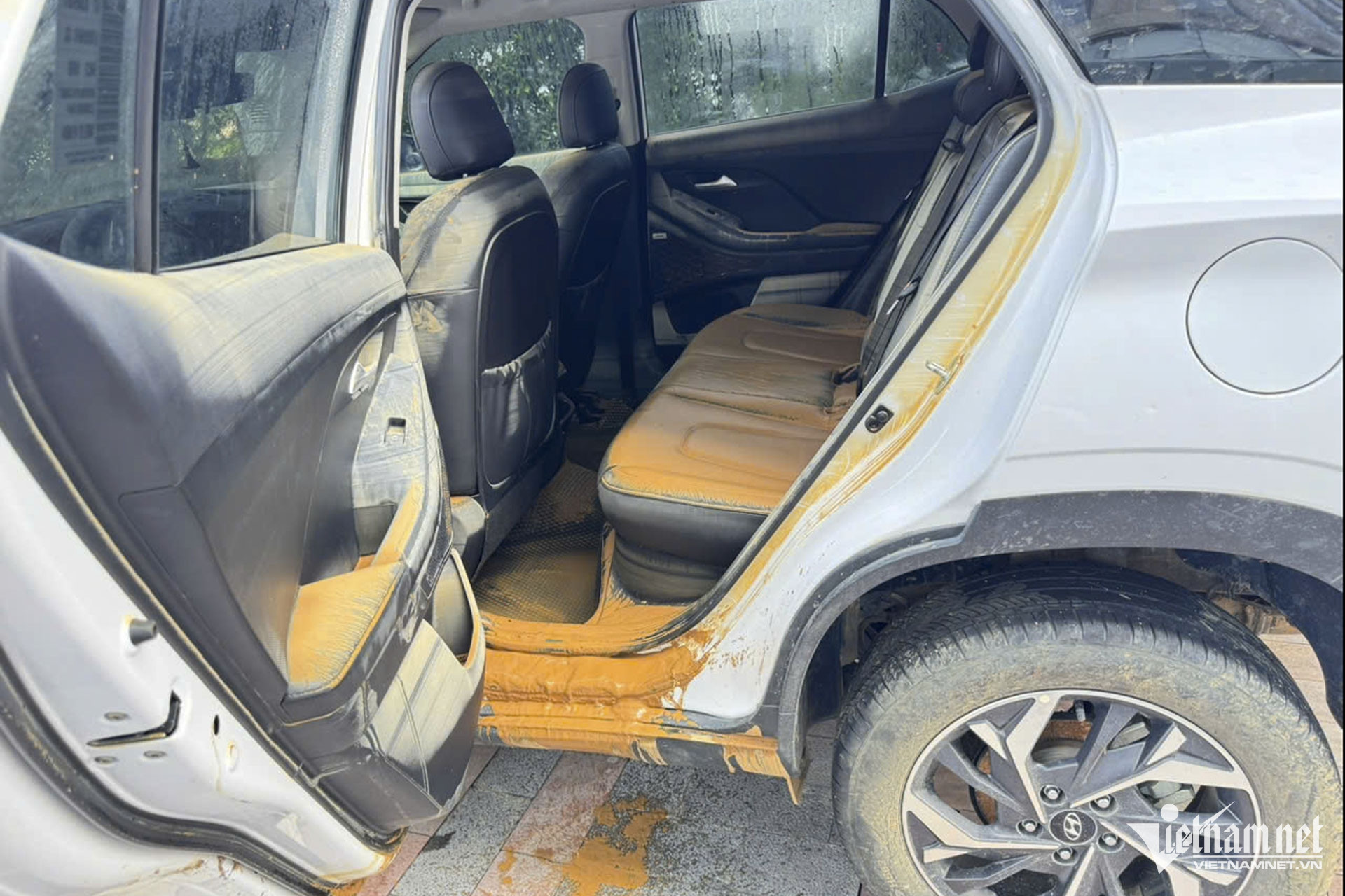 Xử lý ô tô ngập bùn đất tại Thái Nguyên để tránh hỏng hóc - Ảnh 6.