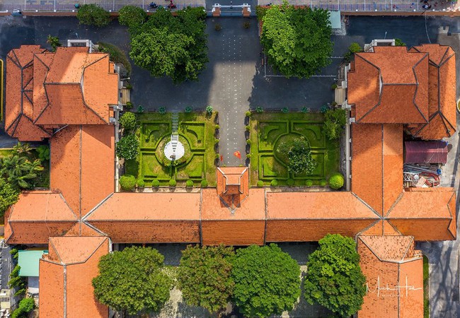 Một trường cấp 3 đình đám ngay trung tâm TP.HCM, chất lượng "đỉnh của chóp": Tiền học 1 tháng chưa tới 500 nghìn đồng! - Ảnh 3.