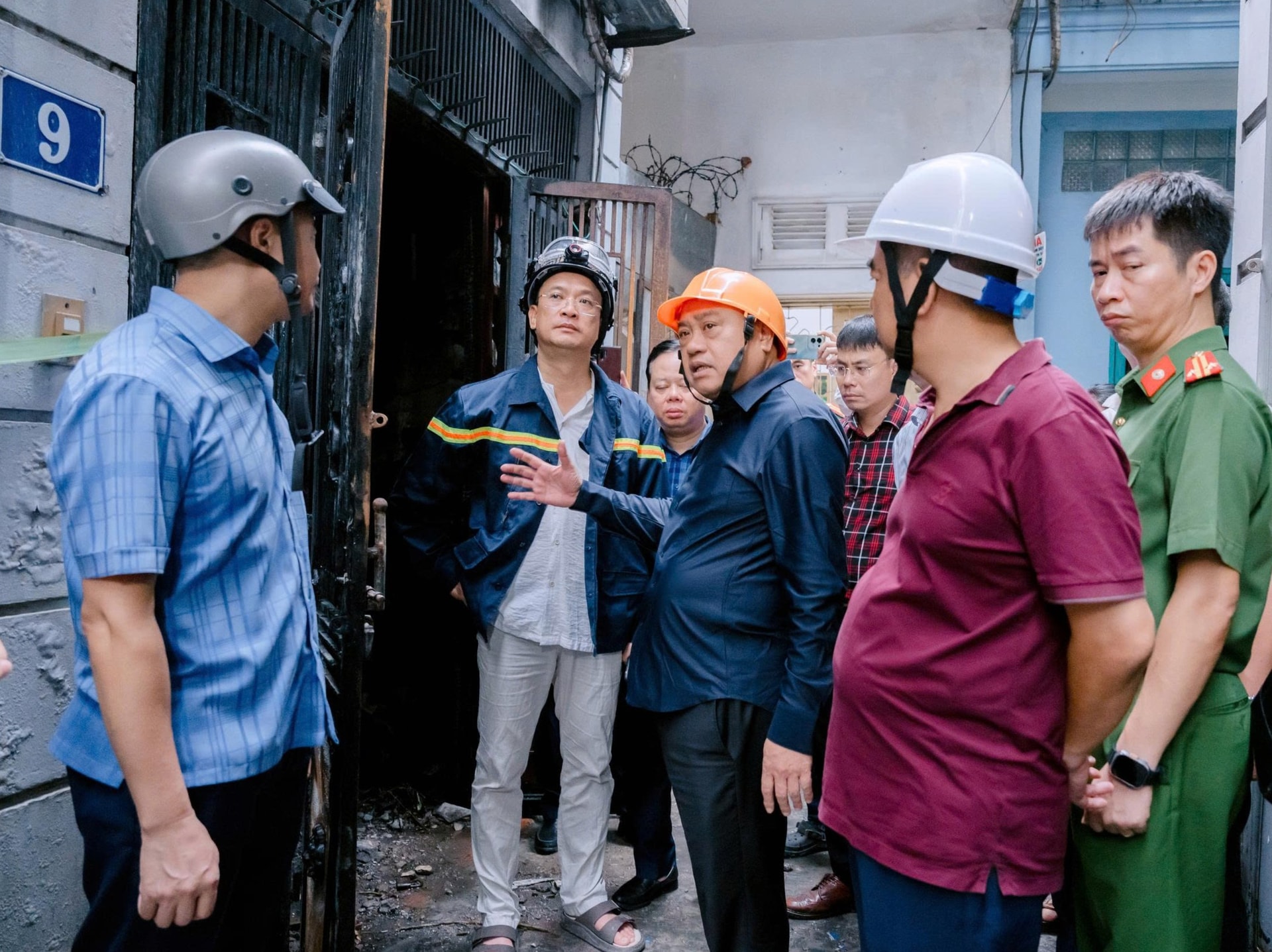 Chủ tịch UBND TP Hà Nội chỉ đạo khẩn trương khắc phục hậu quả vụ cháy khiến 5 người tử vong tại phố Kim Hoa - Ảnh 1.